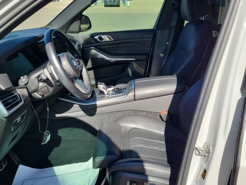 Used 2023 BMW X5 xDrive45e w/ Executive Package AWD/4WD image 3
