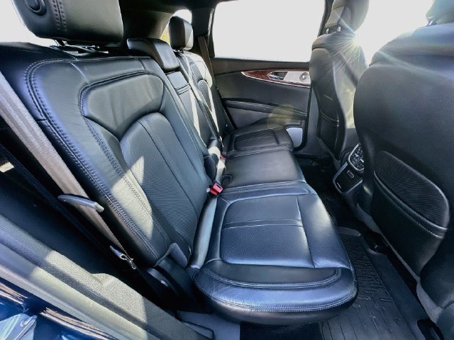 Used 2017 Lincoln MKX Reserve w/ Luxury Package AWD/4WD image 30