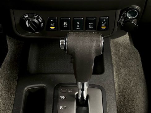 Used 2016 Nissan Frontier PRO-4X w/ Pro-4x Luxury Package image 37