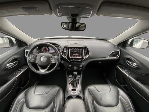 Used 2019 Jeep Cherokee Limited image 22