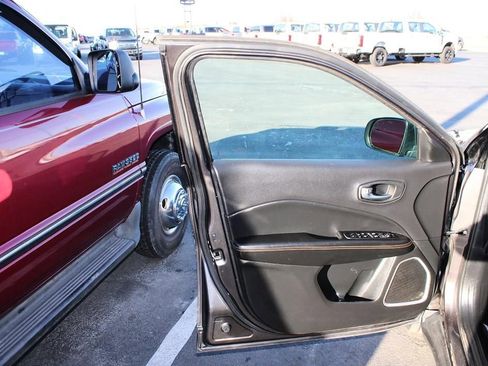 Used 2020 Jeep Compass Limited image 29