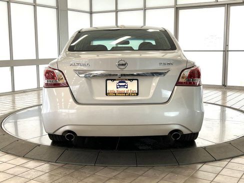 Used 2013 Nissan Altima 3.5 SV image 6