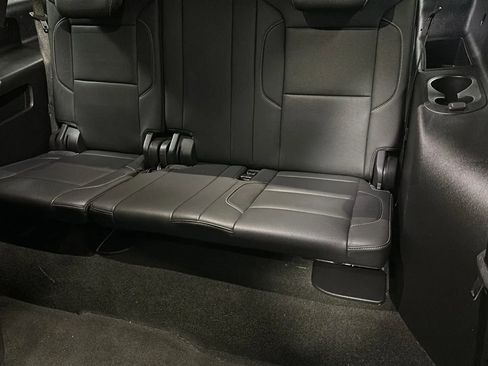 Used 2018 GMC Yukon XL SLT image 14