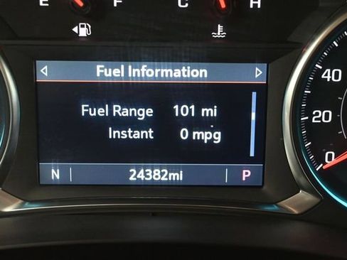 Used 2023 Chevrolet Traverse LT FWD image 14