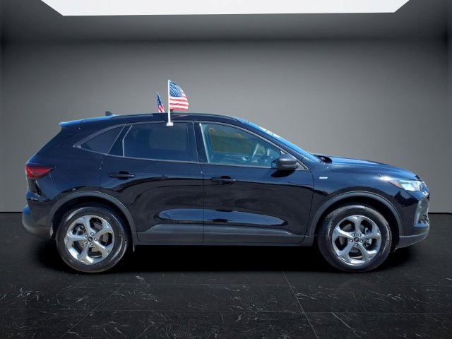 Used 2026 Ford Escape ST-Line AWD/4WD image 2