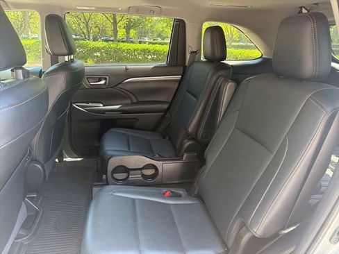Used 2019 Toyota Highlander Limited AWD/4WD image 22