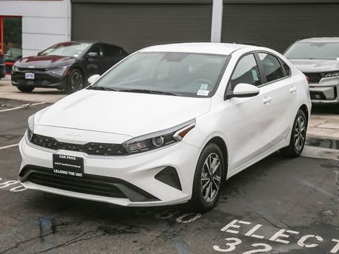 Certified 2023 Kia Forte LXS image 5