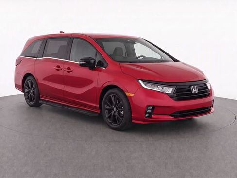 Used 2023 Honda Odyssey Sport image 2