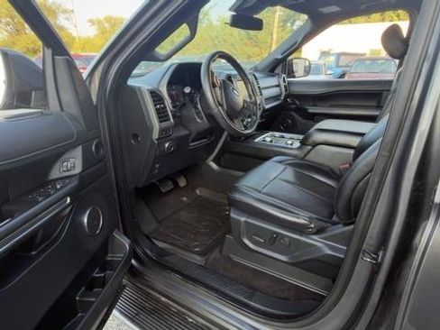 Used 2020 Ford Expedition XLT w/ Equipment Group 202A AWD/4WD image 9