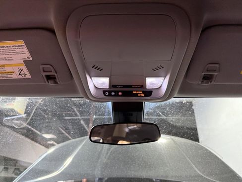 Used 2020 Chevrolet Equinox LS image 21