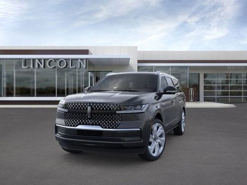 New 2025 Lincoln Navigator L Reserve AWD/4WD image 2
