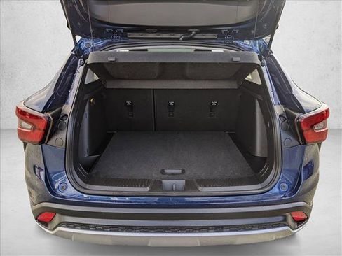 Used 2024 Chevrolet Trax LT image 6