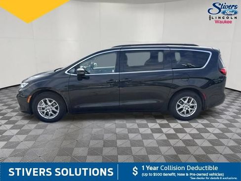 Used 2022 Chrysler Pacifica Touring-L FWD image 11