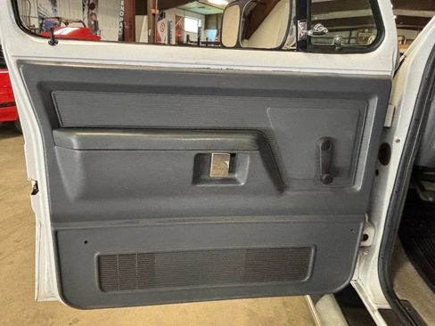 Used 1993 Dodge D/W Truck 250 RWD image 30