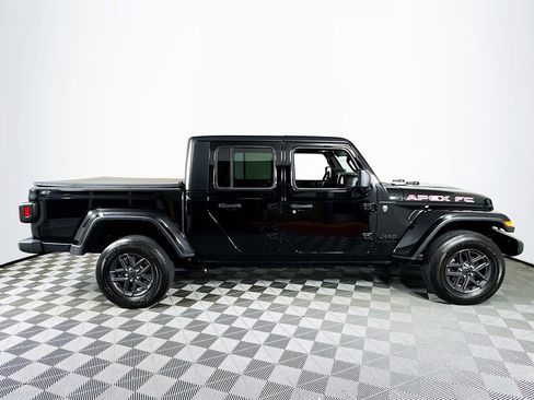 Used 2024 Jeep Gladiator Sport AWD/4WD image 8