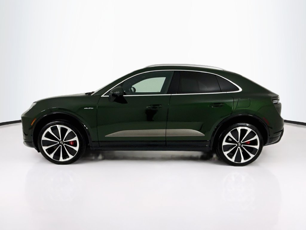 Certified 2024 Porsche Macan Turbo Electric AWD/4WD image 2