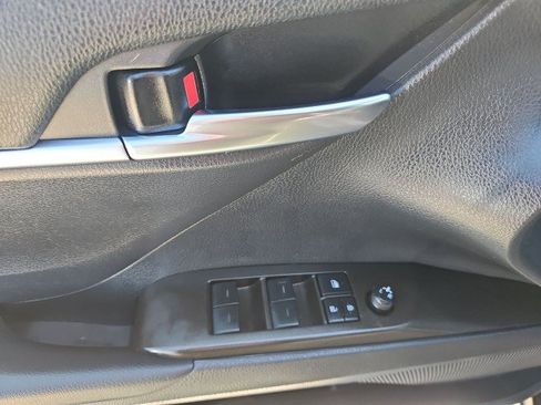 Used 2022 Toyota Camry SE w/ Convenience Package FWD image 22