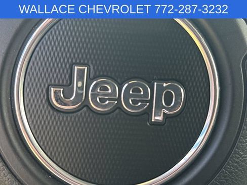 Used 2023 Jeep Gladiator Mojave AWD/4WD image 20