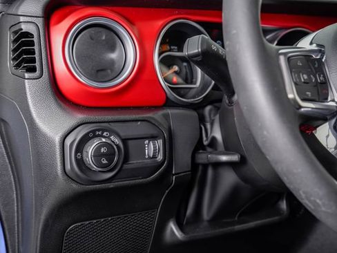 Used 2023 Jeep Gladiator Rubicon w/ LED Lighting Group AWD/4WD image 10