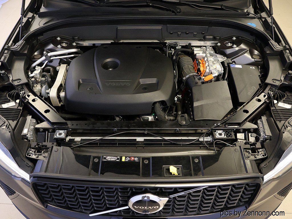 Used 2022 Volvo XC60 T8 R-Design w/ Advanced Package AWD/4WD image 36
