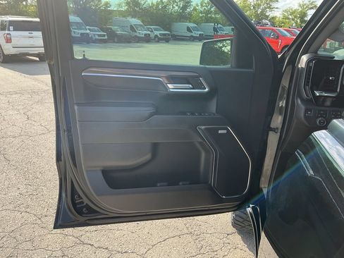 Used 2024 Chevrolet Silverado 1500 RST w/ Convenience Package II AWD/4WD image 9