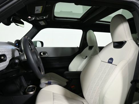 Certified 2025 MINI Cooper S image 15