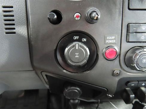 Used 2016 Ford F250 XL w/ Power Equipment Group AWD/4WD image 22
