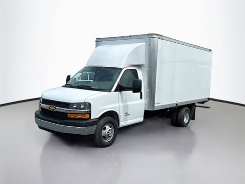 New 2024 Chevrolet Express 4500 w/ Power Convenience Package image 3