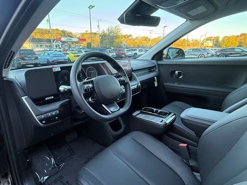 Used 2025 Hyundai Ioniq 5 SEL image 14