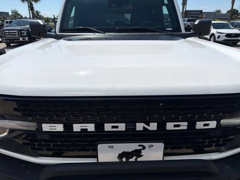 Used 2024 Ford Bronco Wildtrak AWD/4WD image 3