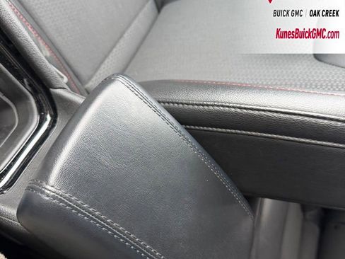 Used 2025 Jeep Compass Trailhawk AWD/4WD image 9
