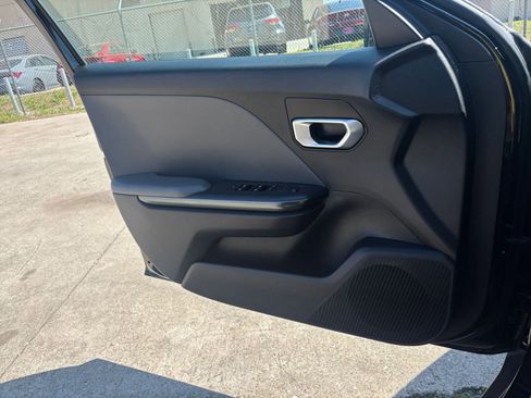 Used 2025 Kia K4 LXS image 18