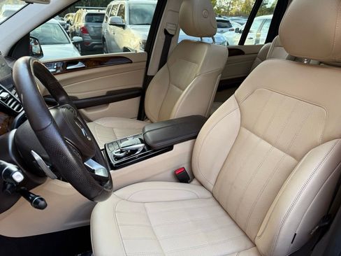 Used 2019 Mercedes-Benz GLS 450 4MATIC image 12