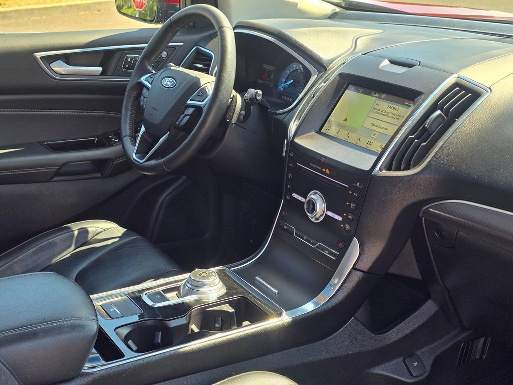 Used 2019 Ford Edge Titanium w/ Cold Weather Package AWD/4WD image 19
