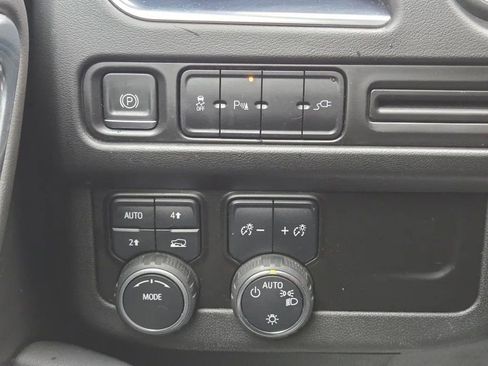 Used 2021 Chevrolet Suburban LS image 14