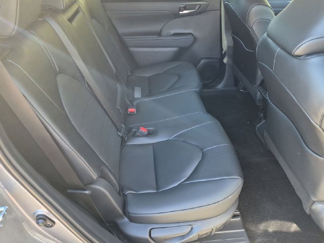 Certified 2026 Toyota Highlander XLE AWD/4WD image 33
