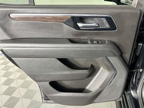 Used 2025 Chevrolet Tahoe LS RWD image 42