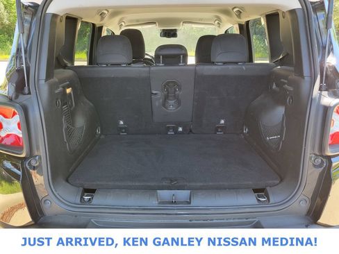 Used 2018 Jeep Renegade Latitude w/ Cold Weather Group AWD/4WD image 17