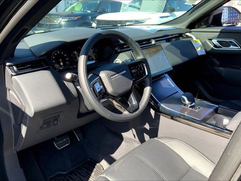 New 2026 Land Rover Range Rover Velar Dynamic SE image 8