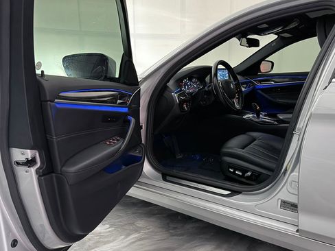 Used 2019 BMW 530i xDrive image 16