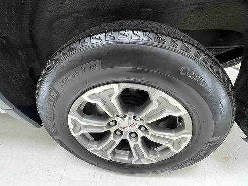 Used 2023 GMC Sierra 1500 SLE AWD/4WD image 10