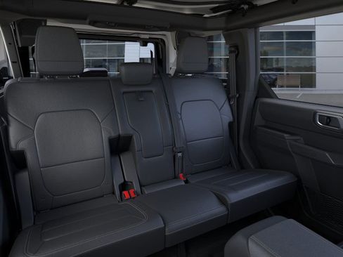 New 2025 Ford Bronco Badlands image 11