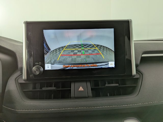 Used 2025 Toyota RAV4 XLE FWD image 6
