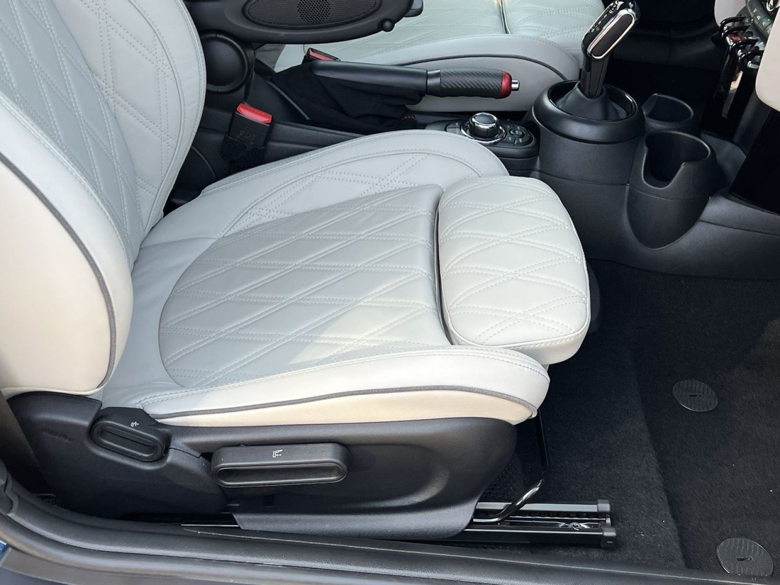Used 2023 MINI Cooper S w/ Signature Upholstery Package FWD image 27