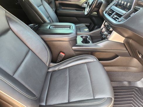Used 2021 GMC Yukon XL SLT w/ SLT Premium Package RWD image 12