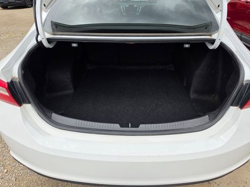 Used 2018 Chevrolet Malibu LT FWD image 8