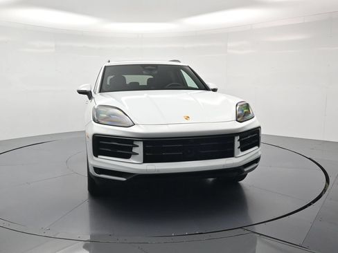 Certified 2026 Porsche Cayenne AWD/4WD image 43