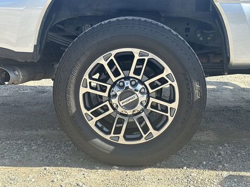 Used 2024 Ford F350 Limited w/ FX4 Off-Road Package image 18