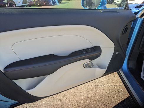 Used 2016 Dodge Challenger SXT Plus image 15