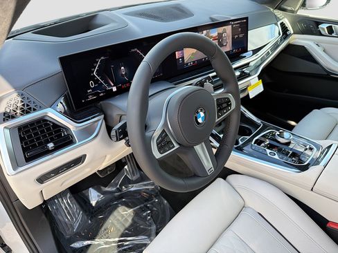 New 2026 BMW X7 xDrive40i w/ Executive Package image 28